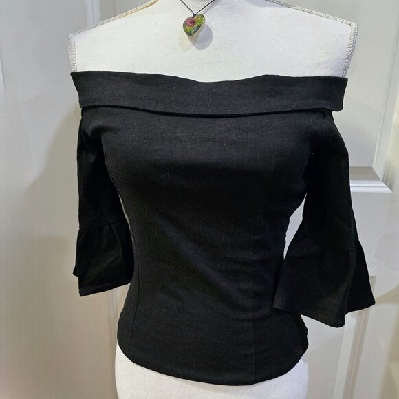 Stone Cold Fox Off-Shoulder Black Bell Sleeve Top – Linen Blend – NWOT – Size 0 - Picture 3 of 13